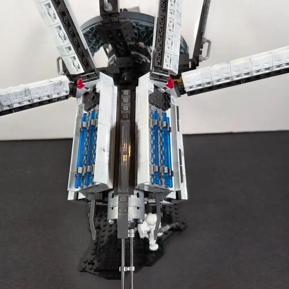 Mega Bloks Call of Duty Odin Space Station Strike 06863 READ DESCRIPTION